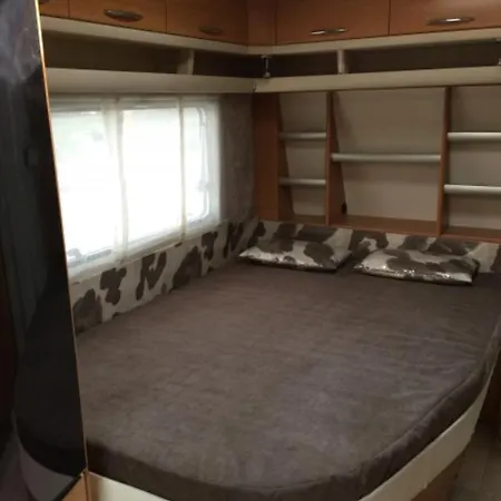 Kolobrzeg Mielno Ustronie Morskie Sarbinowo Pole Kempingowe -fendt Caravan Saphir Gąski