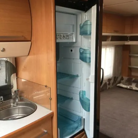Kolobrzeg Mielno Ustronie Morskie Sarbinowo Pole Kempingowe -fendt Caravan Saphir * Gąski